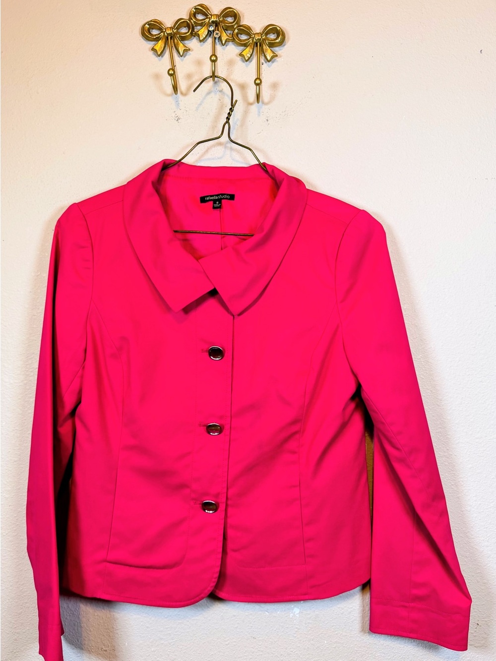 Rafaella Studio Women's Hot Pink Tailored Silver Button Blazer. Size 8